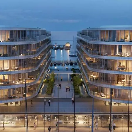 Downtown East Water Front Apartment *