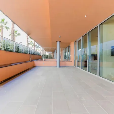 Downtown East Water Front * Genova