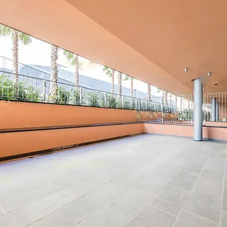 Downtown East Water Front 公寓