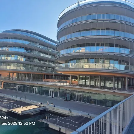 Downtown East Water Front Appartement Genua