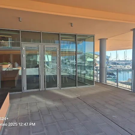Downtown East Water Front Apartment