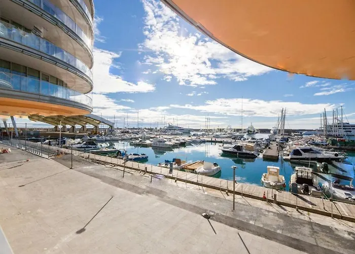 Downtown East Water Front * Genua