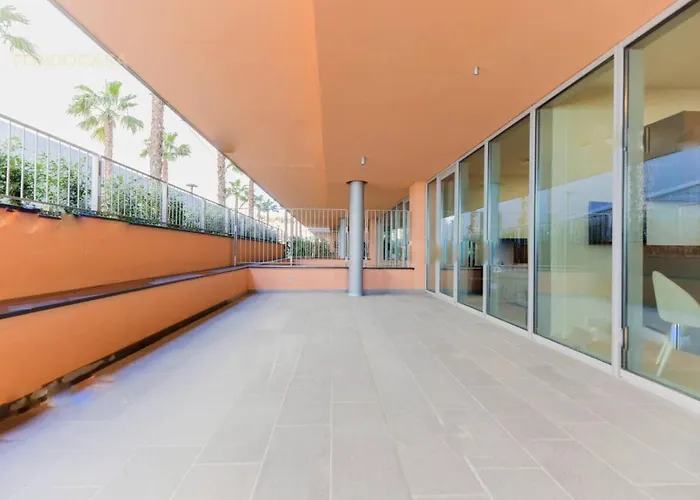 Downtown East Water Front * Genua