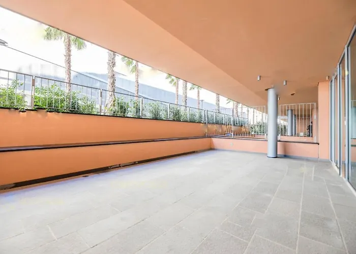 Downtown East Water Front Apartament