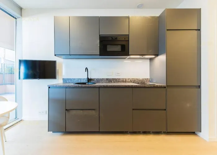 Downtown East Water Front Apartament